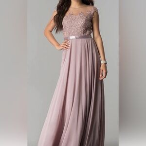 Long Embroidered-Bodice Cap-Sleeve Chiffon dress
XS
Mocha/Lavender Color
